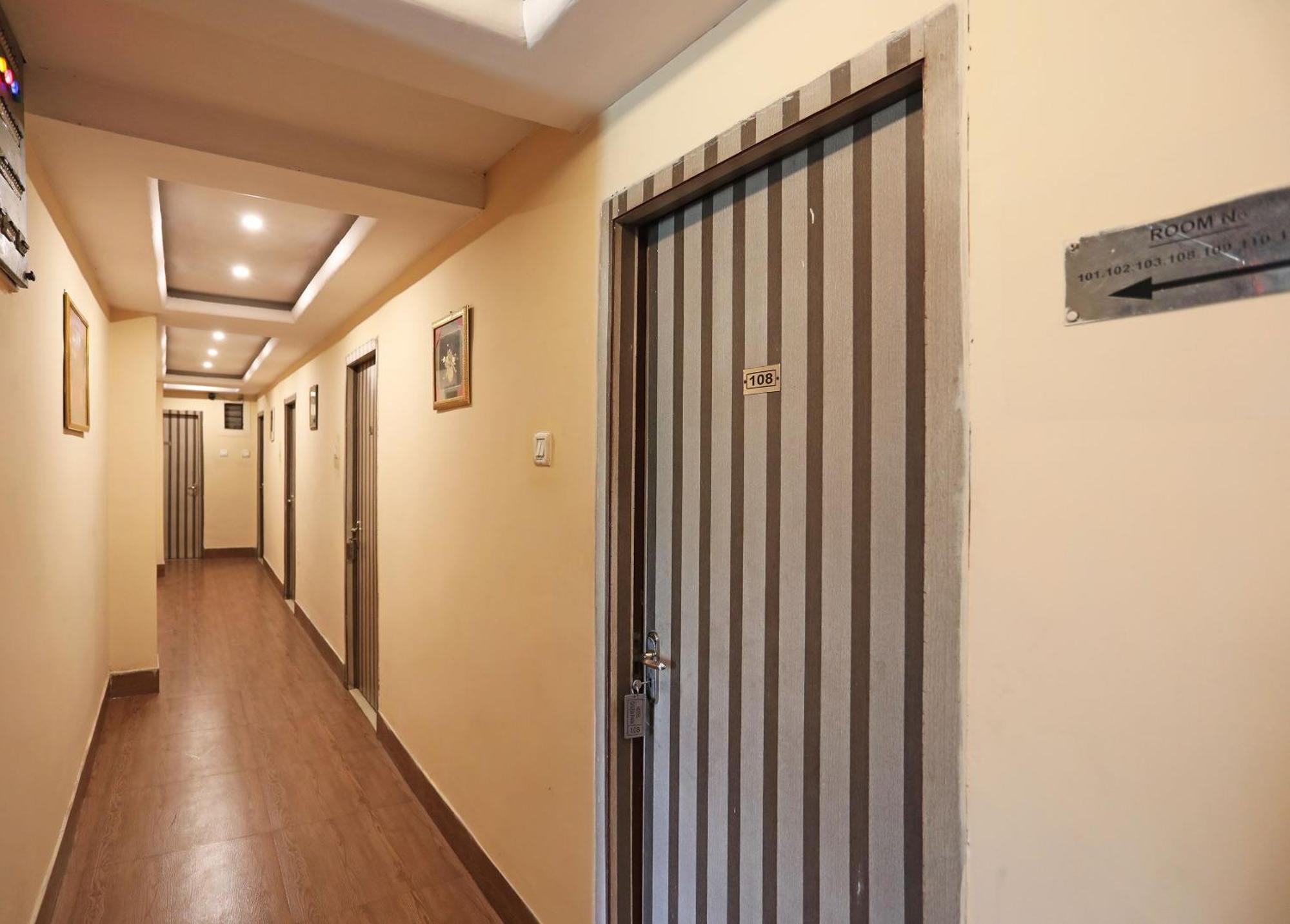 Collection O 4265 Hotel Greenpark Jamshedpur Exterior foto